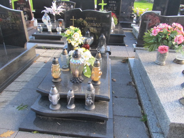 Grób Anna Chomiak